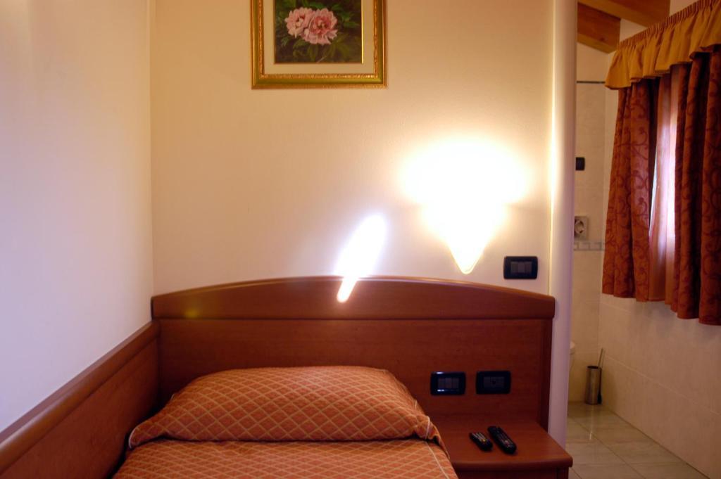 Hotel San Paolo กัมโปซัมปิเอโร ภายนอก รูปภาพ