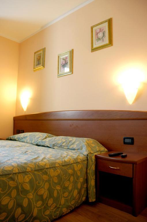 Hotel San Paolo กัมโปซัมปิเอโร ภายนอก รูปภาพ